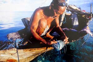 (c) Milda Drueke. Seenomade der Bajo in Indonesien Om Lahali