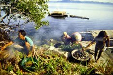 (c) Milda Drueke. Seenomade der Bajo in Indonesien Om Lahali