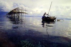 (c) Milda Drueke. Seenomade der Bajo in Indonesien Om Lahali