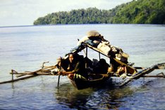 (c) Milda Drueke. Seenomade der Bajo in Indonesien Om Lahali